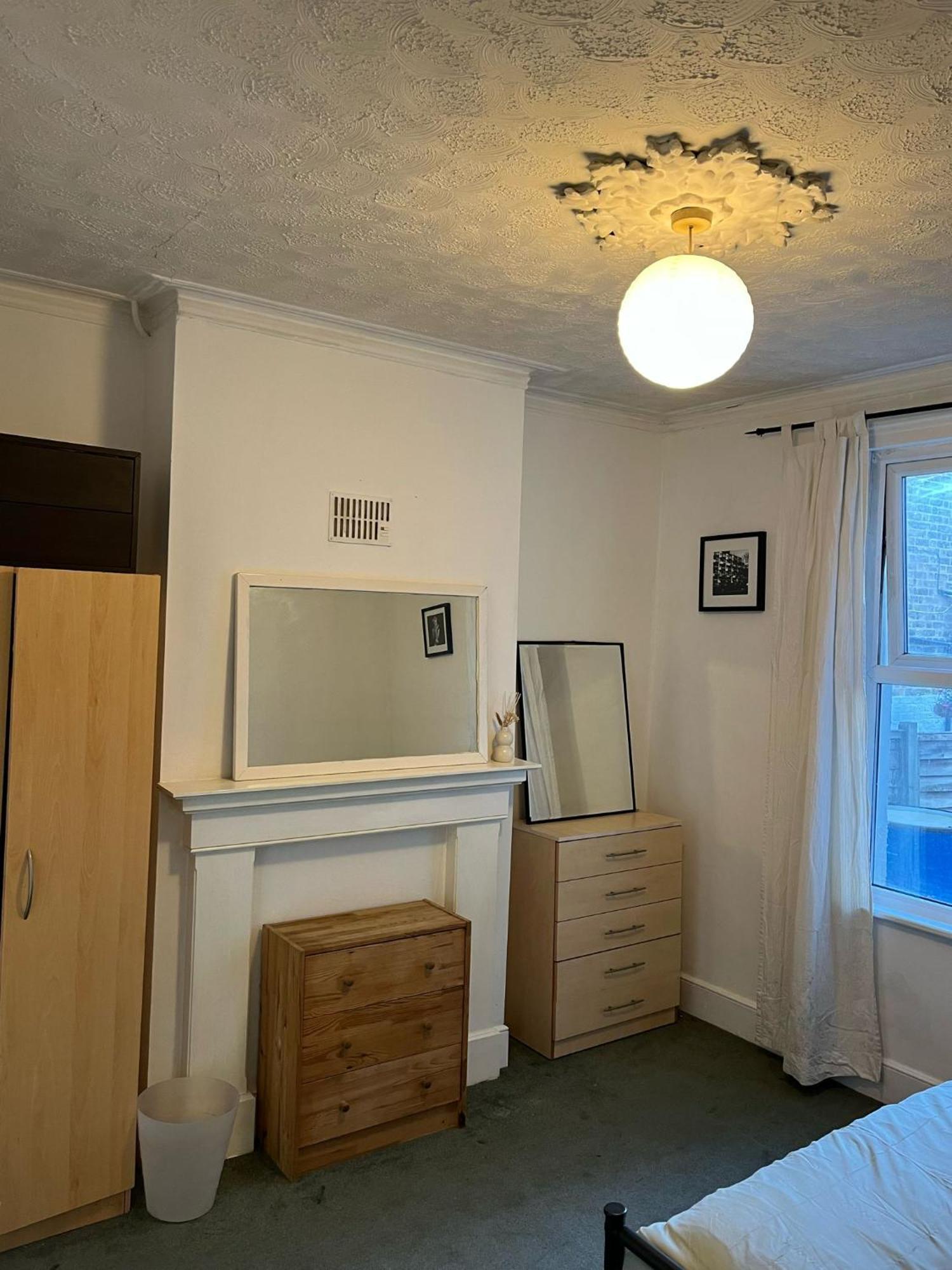 4 Bedroom House, Close To The O2 And Greenwich Hébergement de vacances